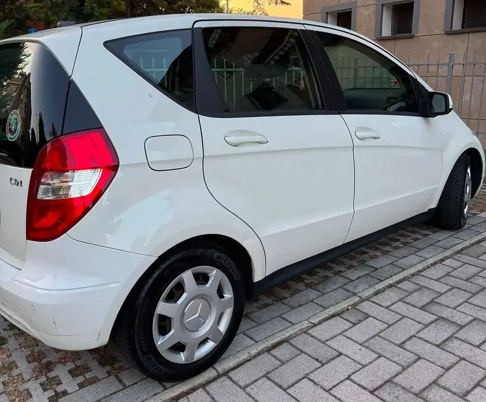 Usata Mercedes A160 Premium 82 CV (60 kW) 2012 Bianco Utilitaria