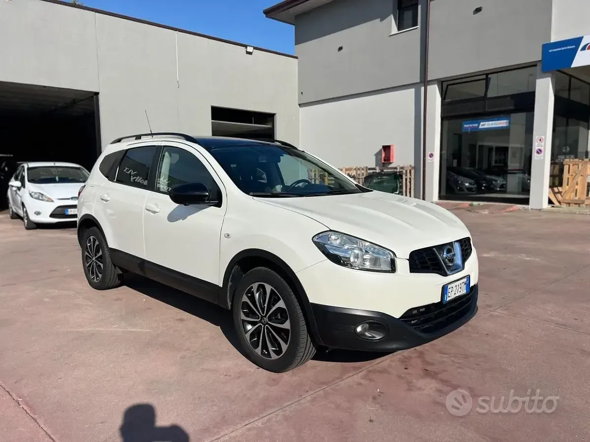 Usata Nissan Qashqai +2 Tekna 110 CV (80 kW) 2013 Bianco SUV