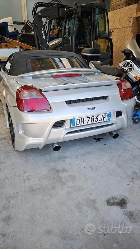 Begagnad Toyota MR2 1998 Grå Cab