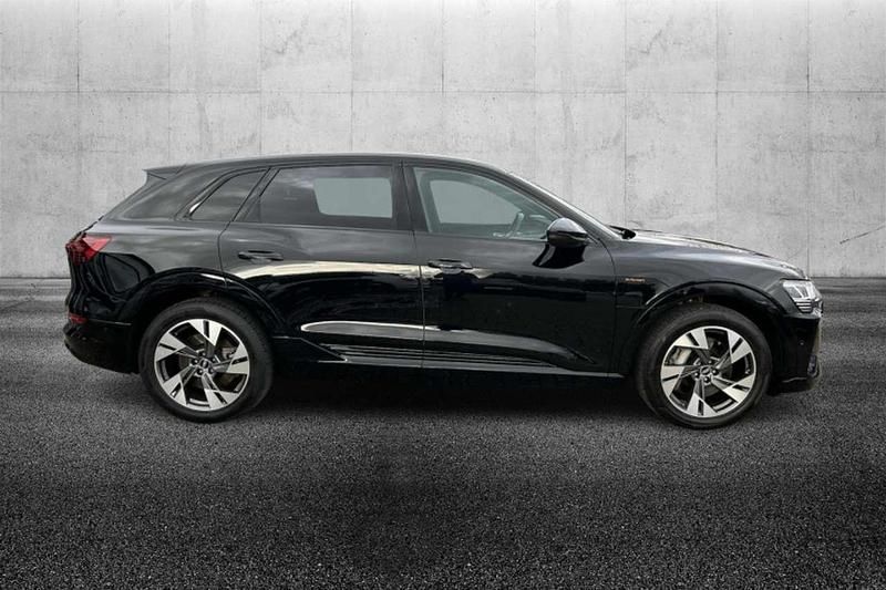 Usata Audi e-tron S-Line 158 kW (215 CV) 2022 Nero SUV