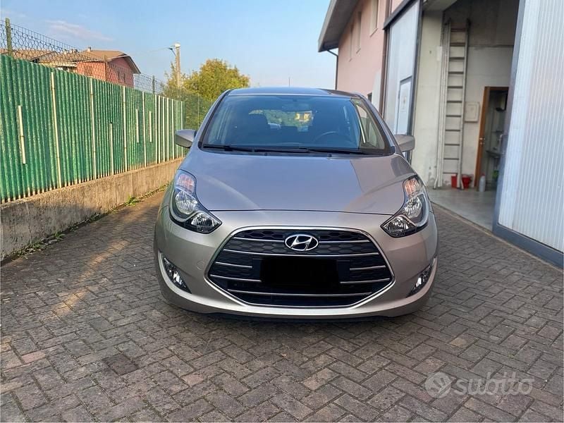 Usata Hyundai i20 90 CV (66 kW) 2018 Grigio Monovolume