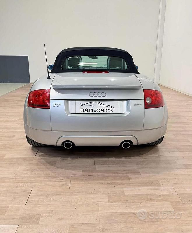 Usata Audi TT Roadster 225 CV (165 kW) 2000 Grigio Cabrio