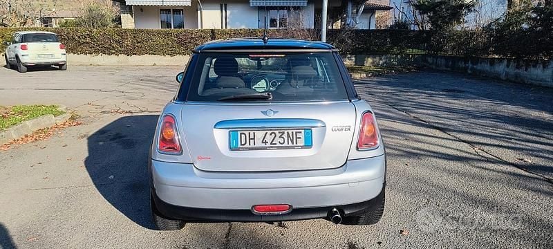 Usata Mini Cooper 120 CV (88 kW) 2009 Grigio Utilitaria