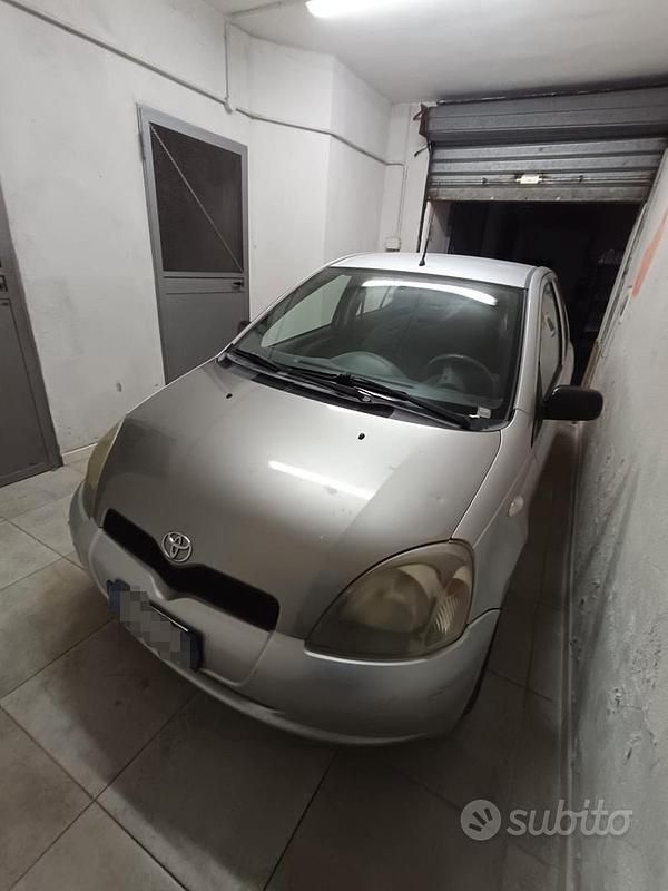 Usata Toyota Yaris 2001