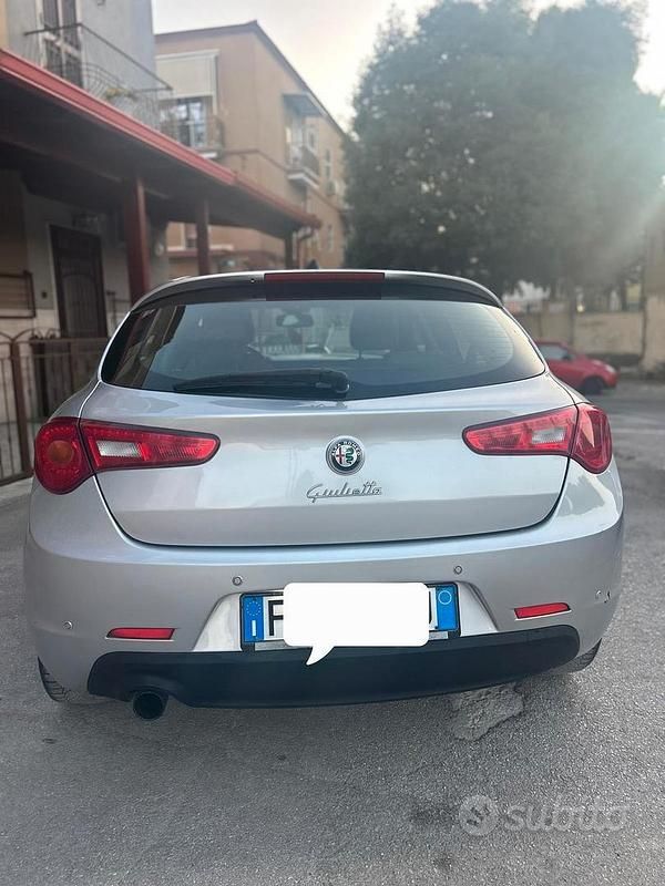 Usata Alfa Romeo Giulietta 120 CV (88 kW) 2016 Grigio Utilitaria
