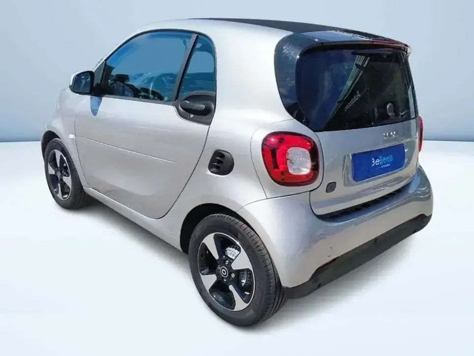 Usata Smart ForTwo Electric Drive Passion 41 kW (56 CV) 2023 Argento Coupé