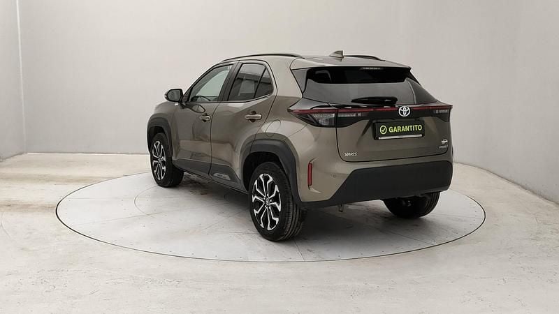 Usata Toyota Yaris Cross Trend 92 CV (67 kW) 2023 Verde scuro SUV