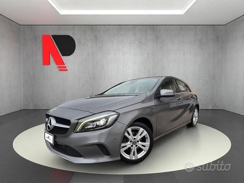 Grigio Usata 2018 Mercedes A180 Premium Tre volumi | 12.700 € (Super prezzo) - Immagine 1/4