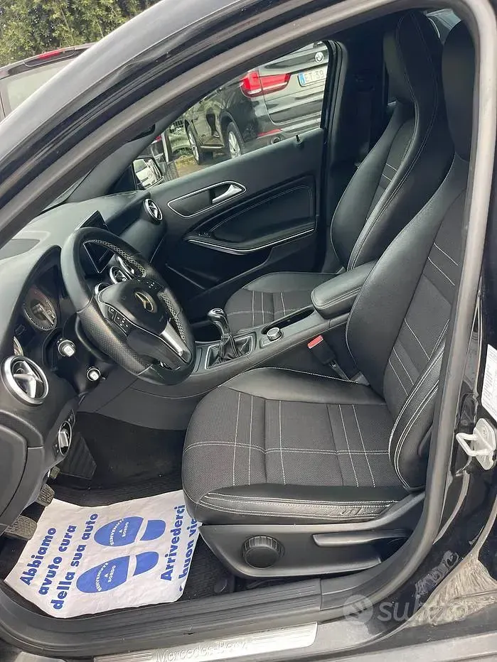 Usata Mercedes A180 Premium 109 CV (80 kW) 2014 Nero Utilitaria
