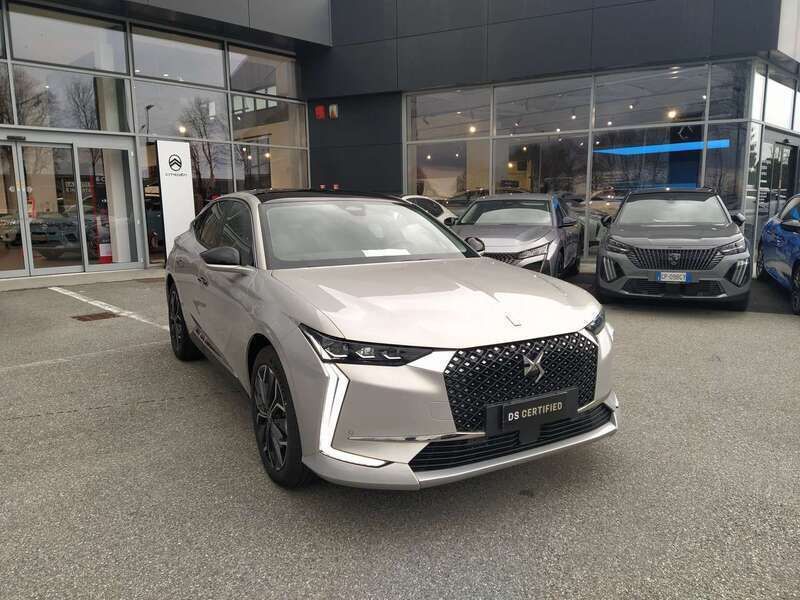 Grigio cristallo Usata 2024 DS Automobiles DS4 Opera SUV | 37.950 € (Cara) - Immagine 1/4