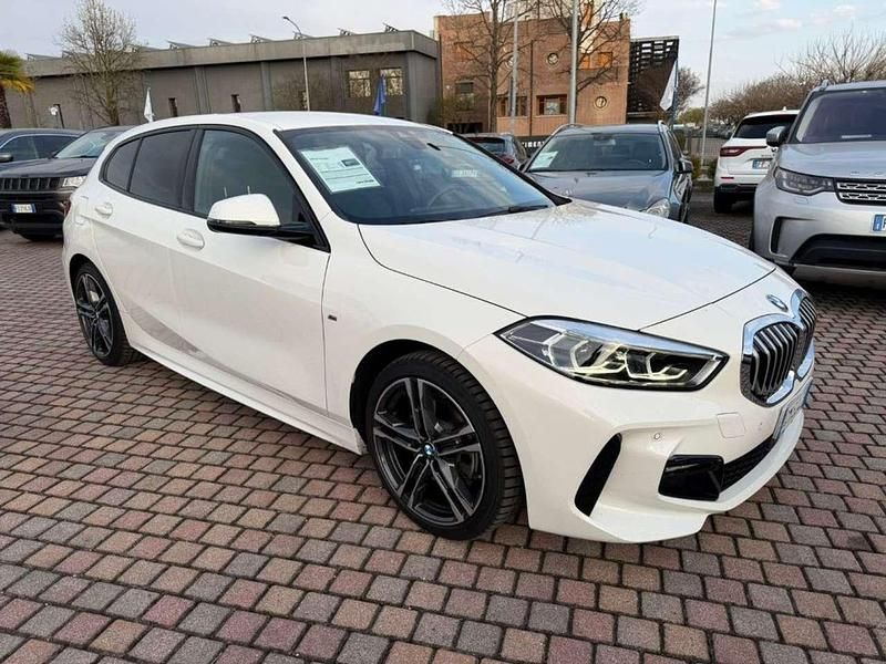 Usata BMW 118 M Sport 190 CV (139 kW) 2023 Bianco Utilitaria