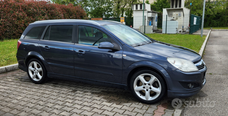 Usato 2008 Opel Astra 1.7 Diesel 125 CV (2.450 €)