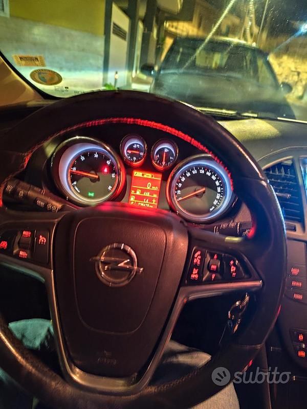 Usata Opel Insignia 194 CV (142 kW) 2012 Bianco Berlina