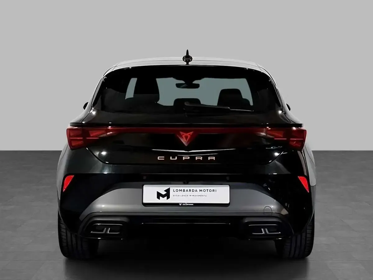 Usata Cupra Leon 150 CV (110 kW) 2025 Nero midnight Berlina