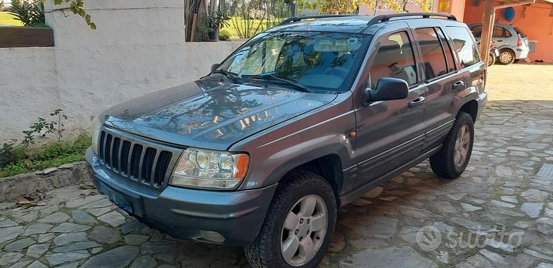 Usata Jeep Grand Cherokee 163 CV (119 kW) 2005 Grigio SUV