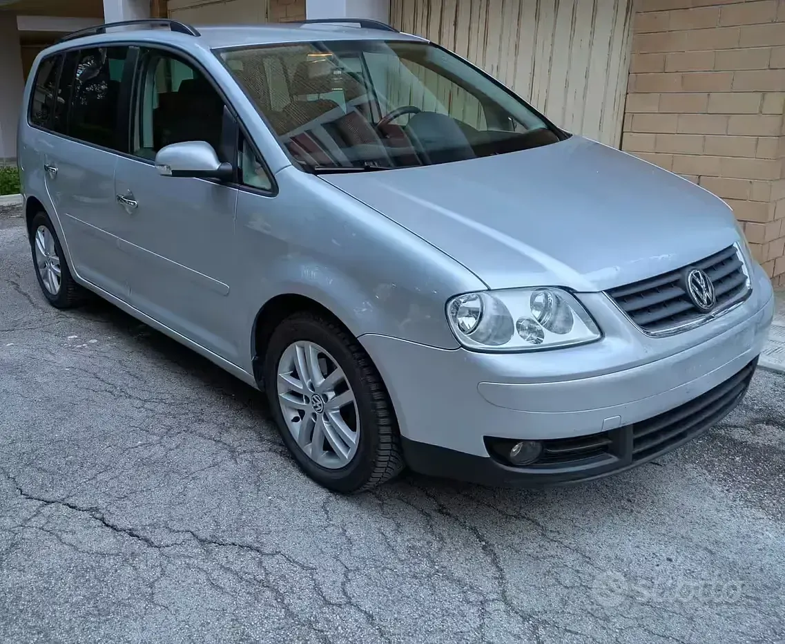 Usata VW Touran 102 CV (75 kW) 2006 Grigio Monovolume