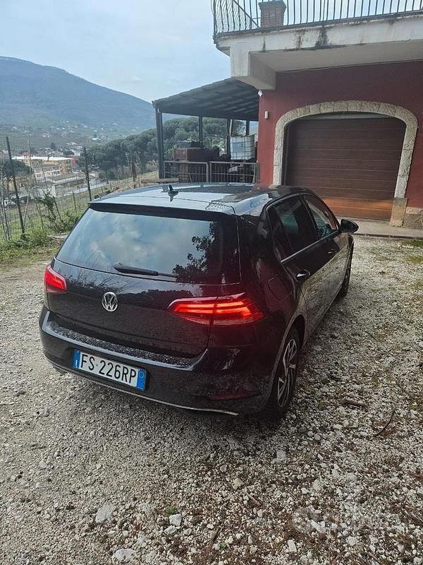 Usata VW Golf VII 110 CV (80 kW) 2014 Blu Berlina