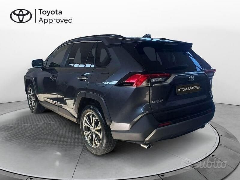 Usata Toyota RAV4 Hybrid 218 CV (160 kW) 2022 Grigio SUV