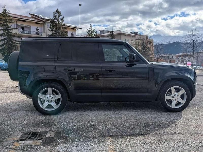 Usata Land Rover Defender SE 200 CV (147 kW) 2022 Nero SUV