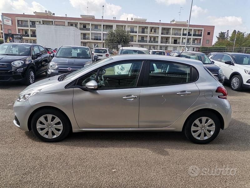 Usata Peugeot 208 Active 75 CV (55 kW) 2016 Grigio Utilitaria