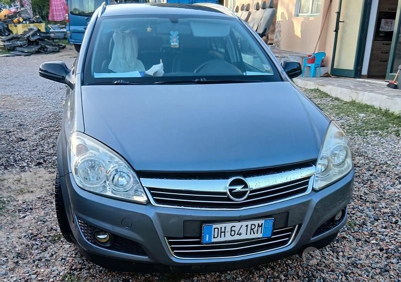 Usata Opel Astra 101 CV (74 kW) 2007 Marrone Station wagon