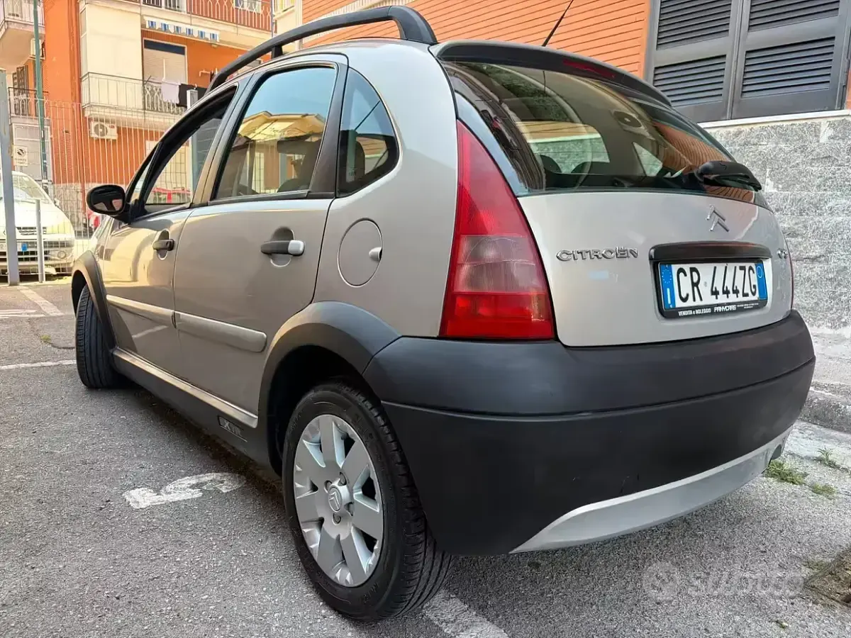 Usata Citroën C3 Elegance 90 CV (66 kW) 2004 Beige Berlina