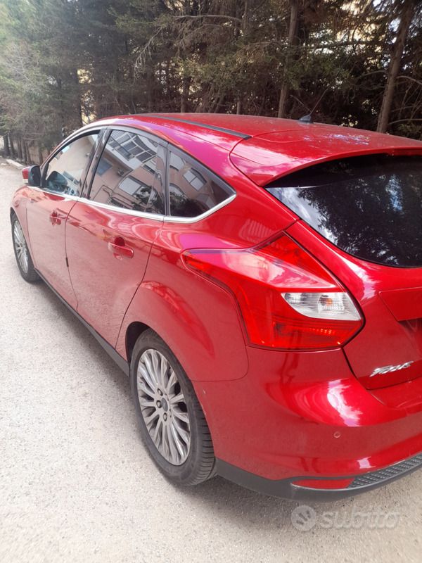 Usata Ford Focus Titanium 115 CV (84 kW) 2011 Rosso Berlina