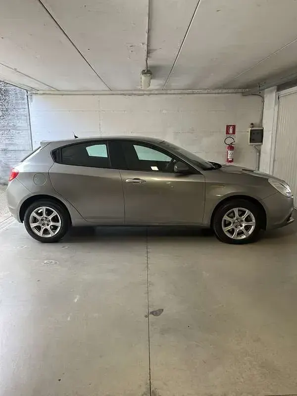 Usata Alfa Romeo Giulietta Distinctive 170 CV (125 kW) 2011 Utilitaria