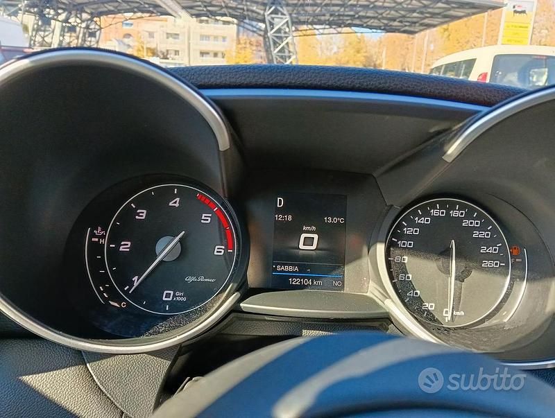 Usata Alfa Romeo Giulia 160 CV (117 kW) 2018 Blu Berlina