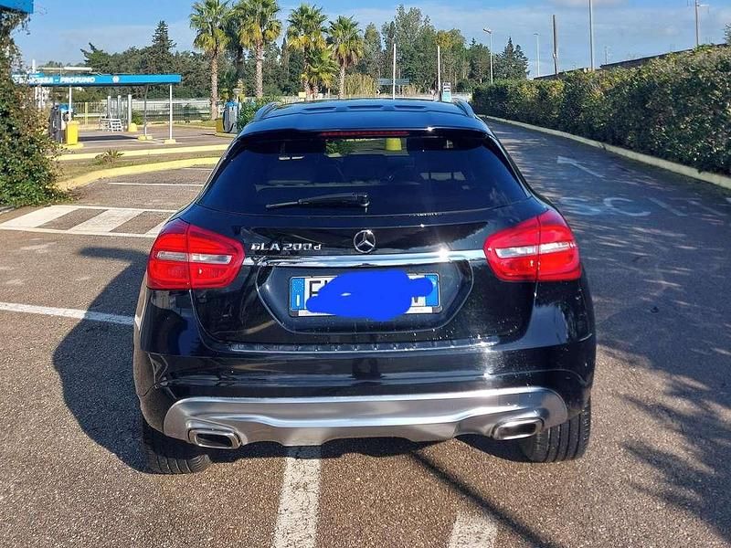 Usata Mercedes GLA200 Premium 136 CV (100 kW) 2016 Nero SUV