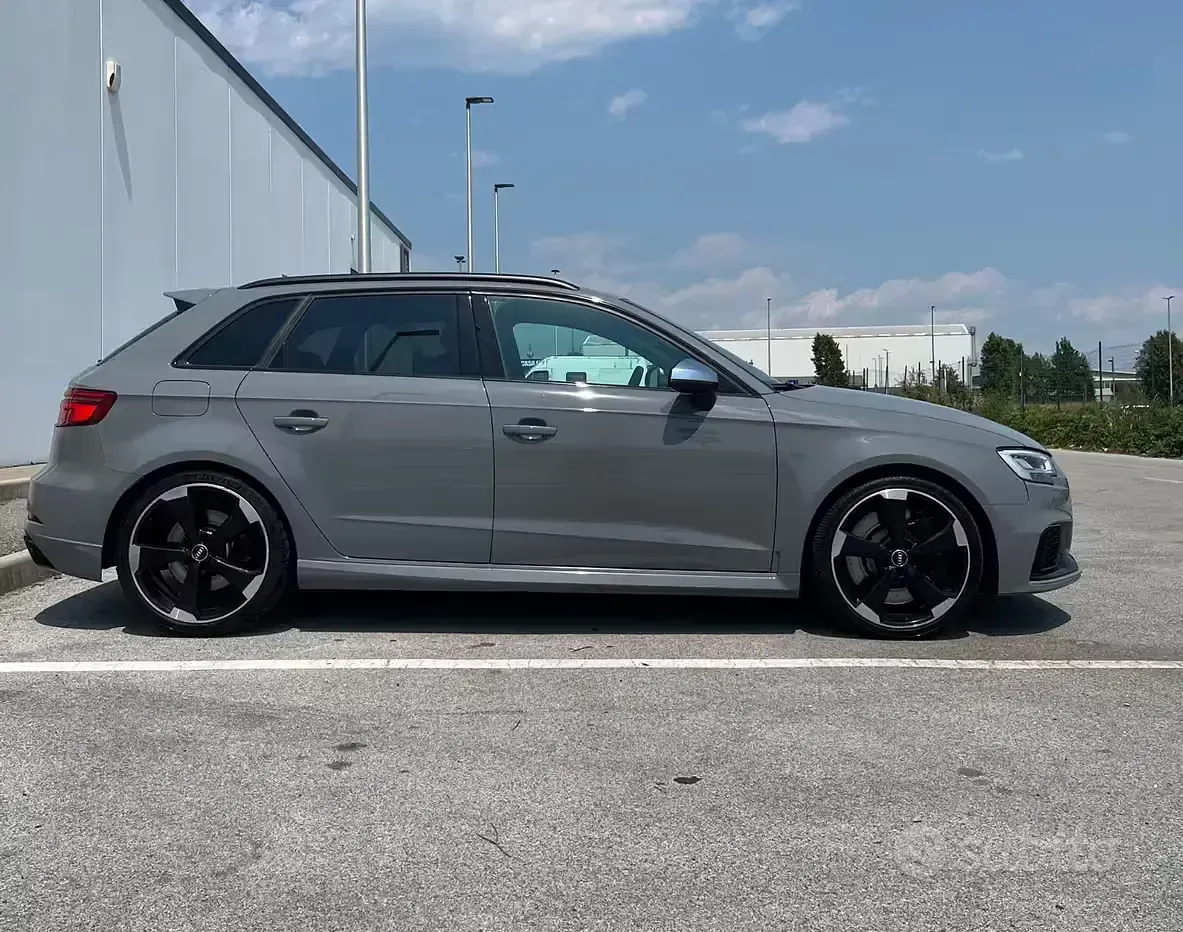 Usata Audi A3 Exclusive 400 CV (294 kW) 2018 Grigio Berlina