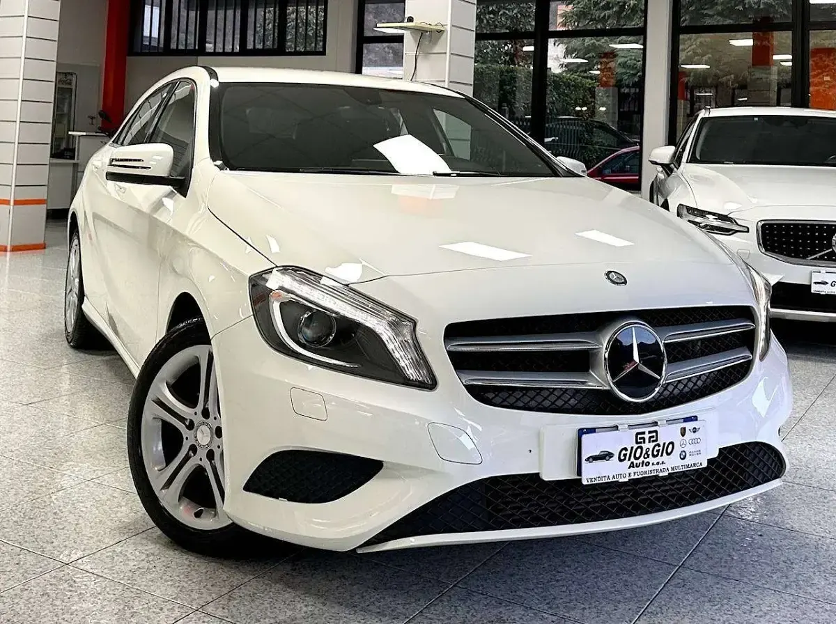 Usata Mercedes A180 109 CV (80 kW) 2014 Bianco Utilitaria