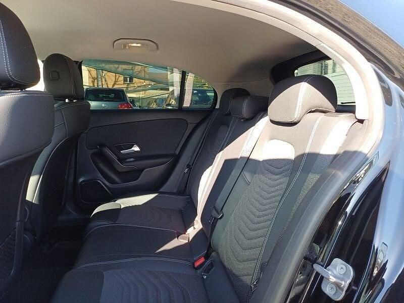 Usata Mercedes A180 Advanced 116 CV (85 kW) 2023 Nero Utilitaria