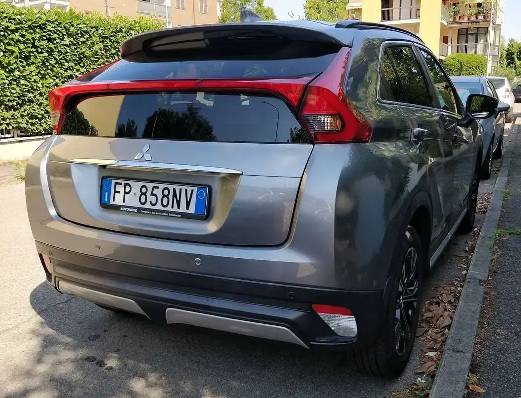 Usata Mitsubishi Eclipse Cross Intense 163 CV (119 kW) 2018 Argento SUV