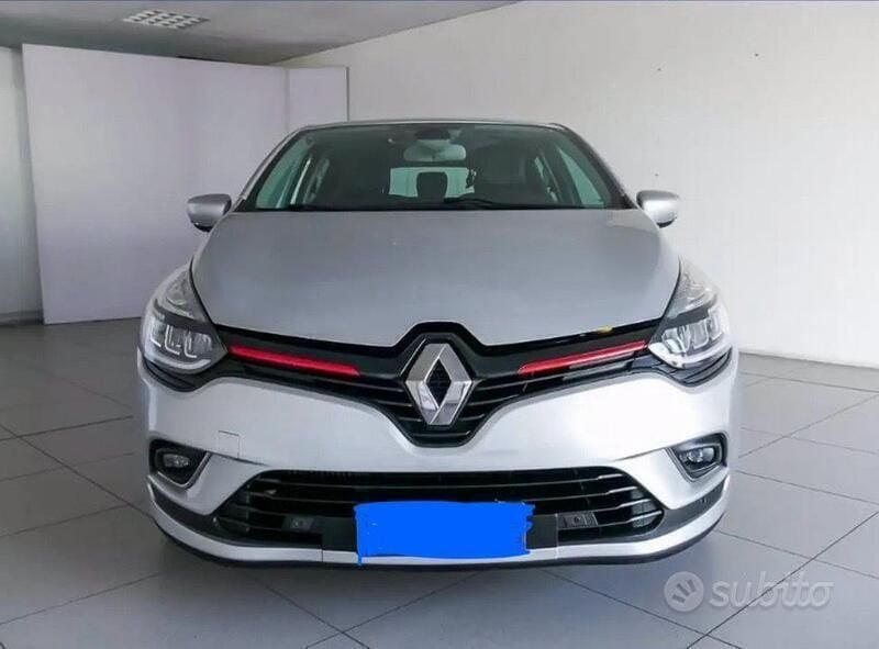 Grigio Usata 2018 Renault Clio IV Bose Edition Utilitaria | 10.499 € (Buon prezzo) - Immagine 1/4