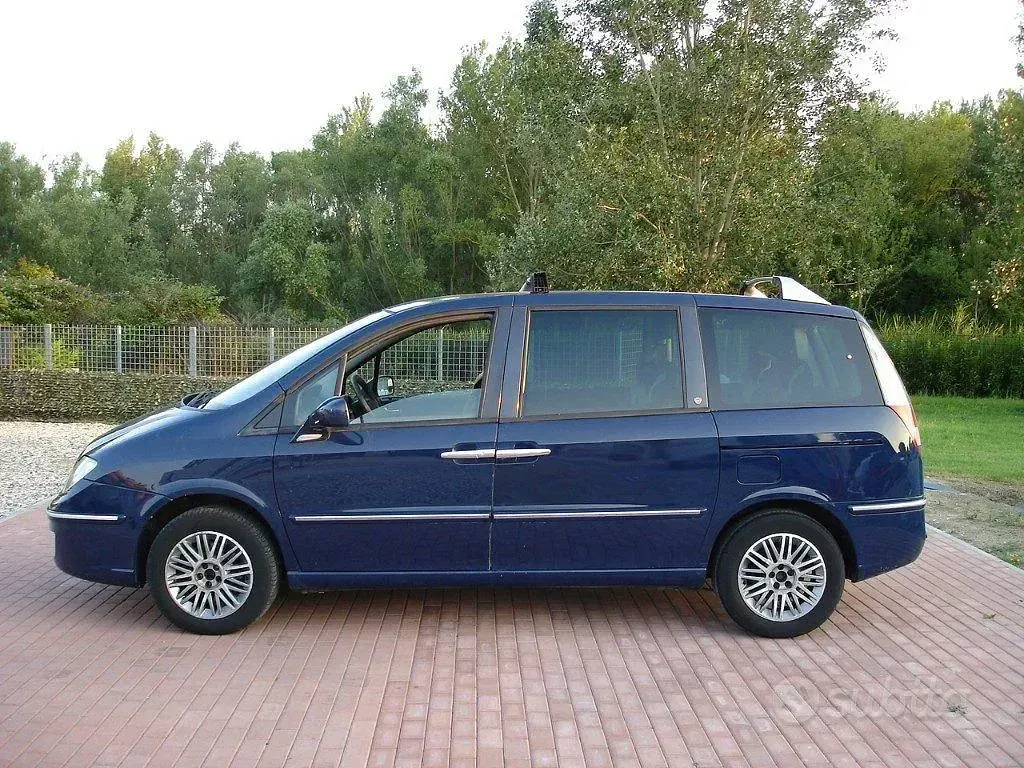 Usata Lancia Phedra 170 CV (125 kW) 2008 Blu Monovolume