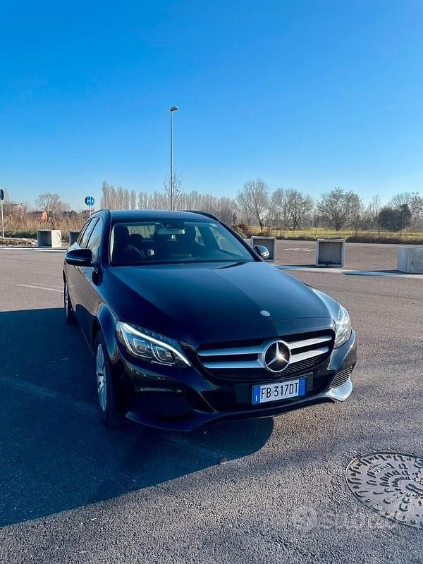 Nero Usata 2015 Mercedes C220 Station wagon | 16.000 € (Buon prezzo) - Immagine 1/4