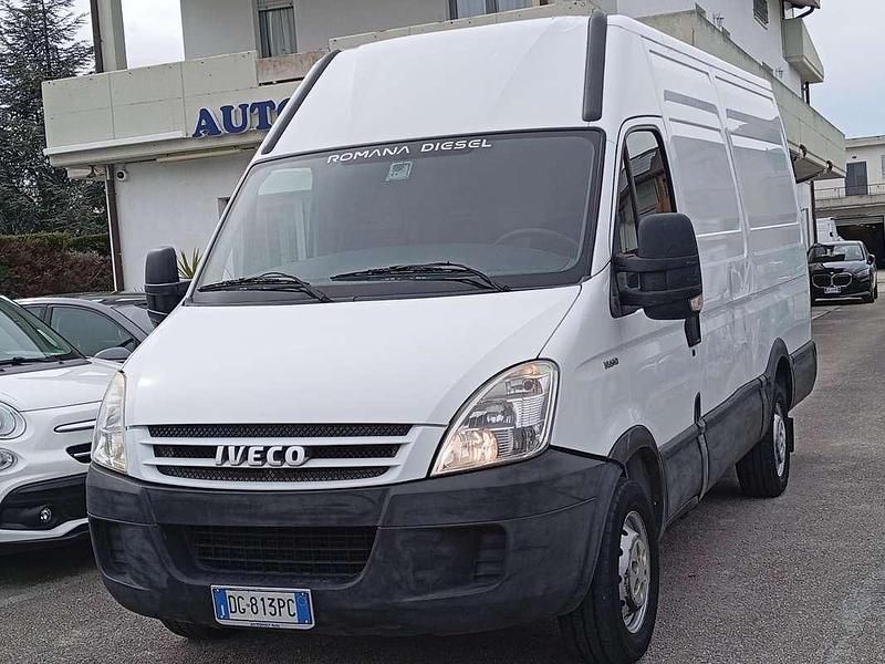 Usata Iveco Daily 97 CV (71 kW) 2007 Bianco Furgone