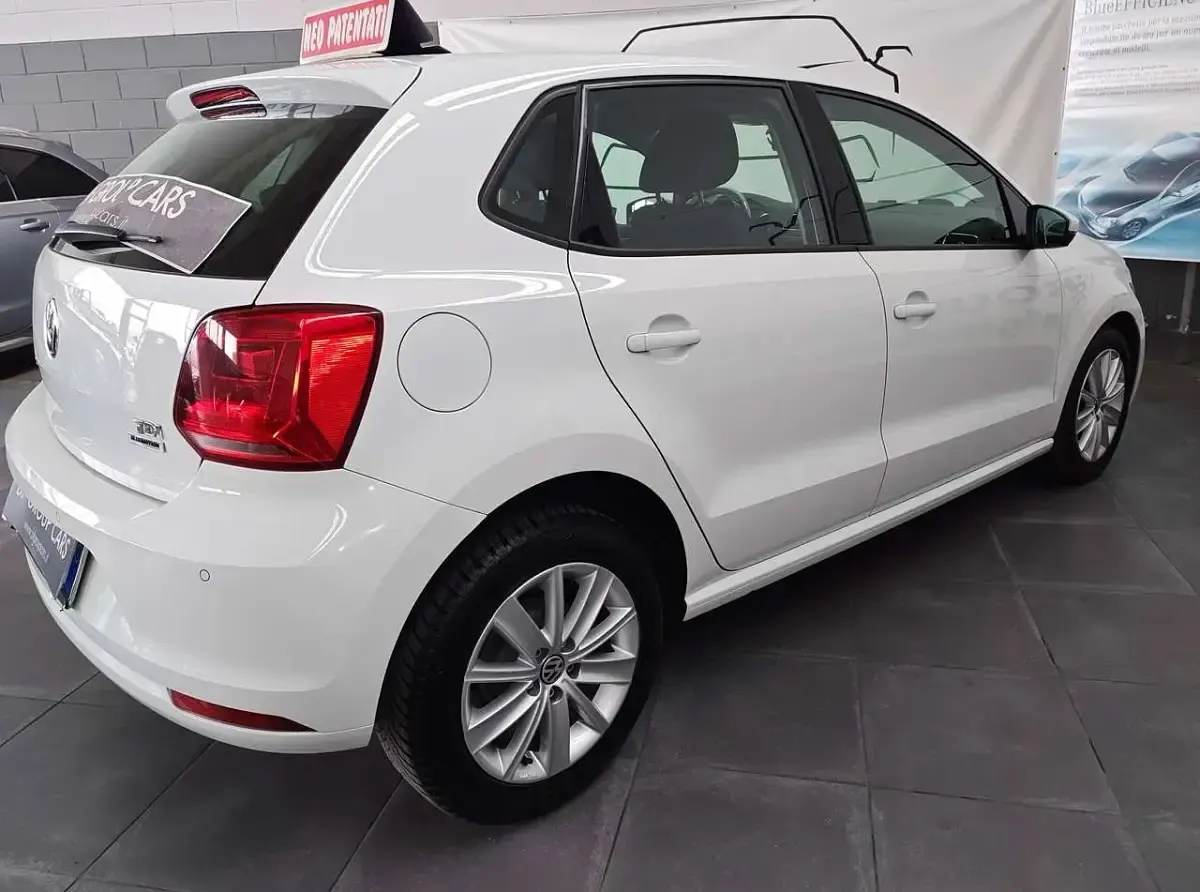 Usata VW Polo Comfortline 75 CV (55 kW) 2017 Bianca Berlina