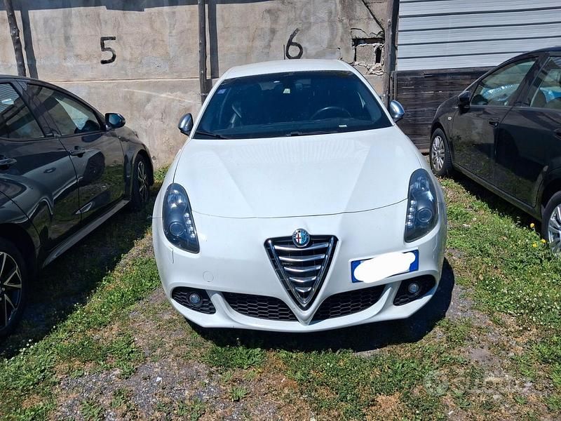 Usata Alfa Romeo Giulietta Quadrifoglio 2011 Bianco Utilitaria