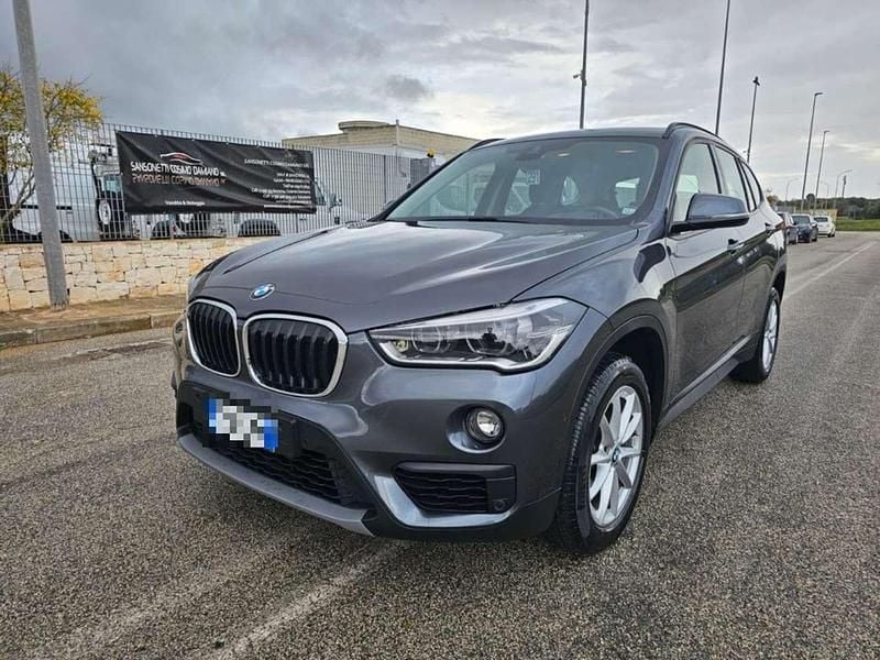 Grigio scuro Usata 2018 BMW X1 Sport Line SUV | 15.990 € (Super prezzo) - Immagine 1/4