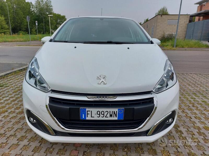 Usato 2017 Peugeot 208 1.6 Diesel 75 CV (8.800 €)