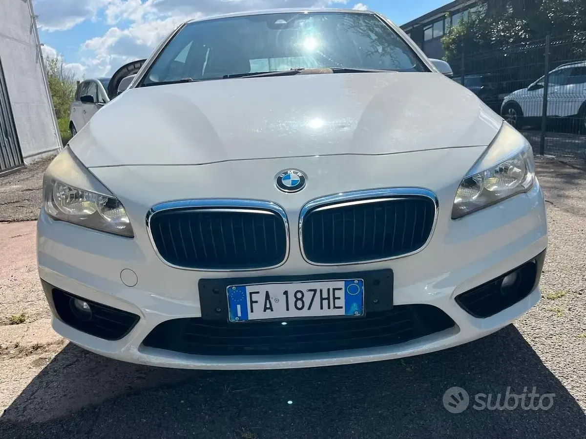 Usata BMW 218 Active Tourer Advantage 150 CV (110 kW) 2015 Bianco Monovolume