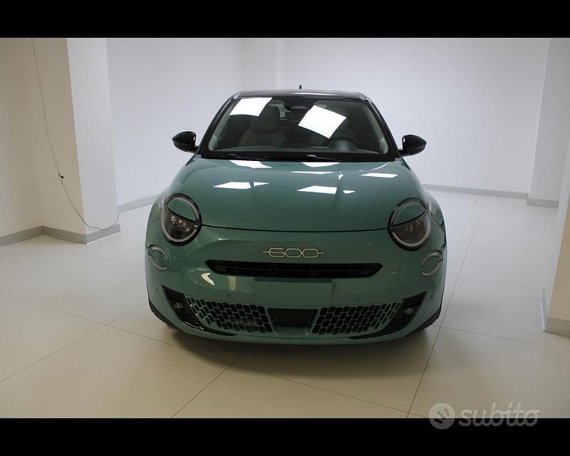 Nuova Fiat 600 La Prima 110 CV (80 kW) 2025 Blu Station wagon