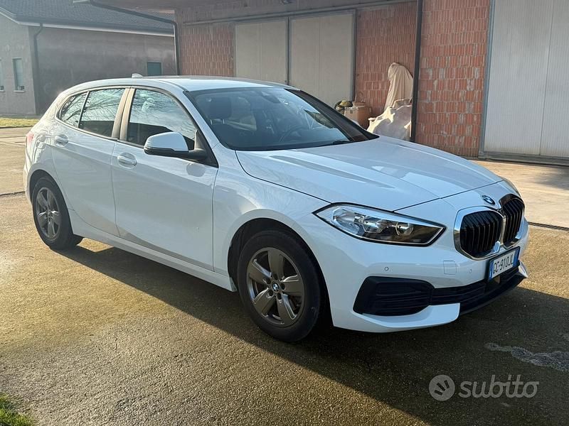 Usata BMW 118 Luxury Line 140 CV (102 kW) 2020 Bianco Utilitaria