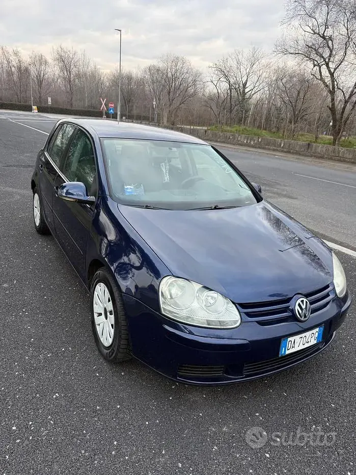 Usata VW Golf IV Trendline 75 CV (55 kW) 2004 Blu Berlina