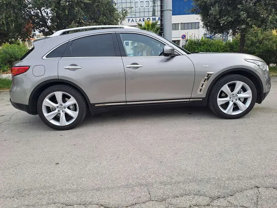 Usata Infiniti QX70 Premium 238 CV (175 kW) 2011 Bronzo SUV