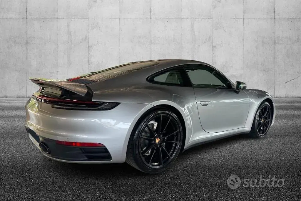 Usata Porsche 911 Carrera 385 CV (283 kW) 2020 Argento Coupé