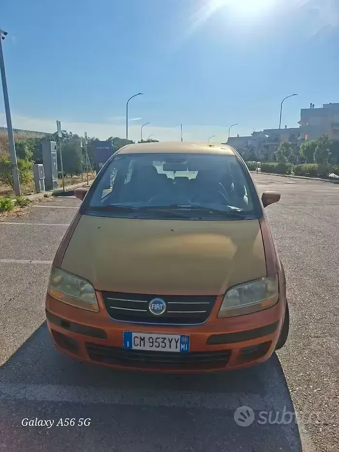 Usata Fiat Idea 69 CV (50 kW) 2004 Arancione Monovolume