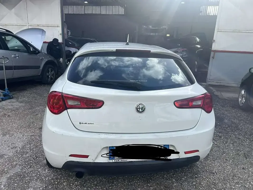 Usata Alfa Romeo Giulietta Exclusive 105 CV (77 kW) 2011 Utilitaria
